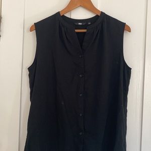 UNIQLO black sleeveless button up